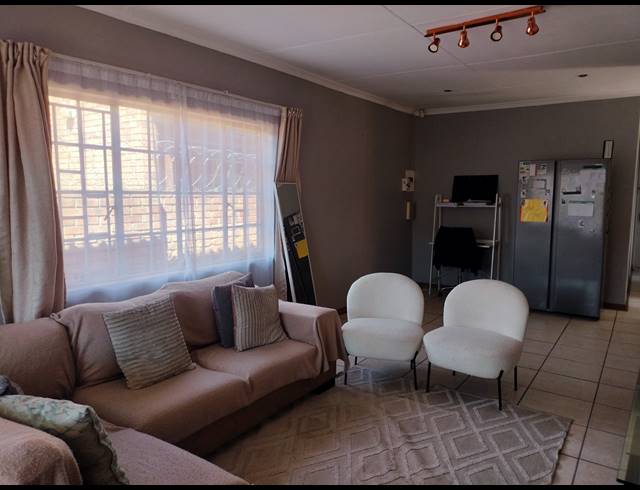 2 BEDROOM FREEHOLD FOR SALE IN WITBANK EXT 10